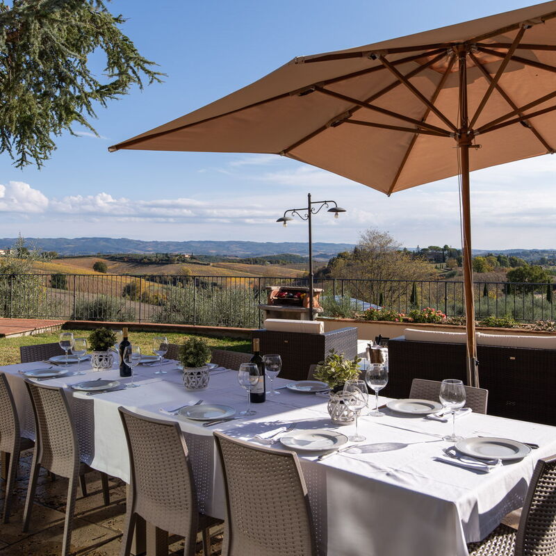 Villa L'elsa Beautiful Country Home With View: Autunno, Estate, Giardino, Piscina, Primavera