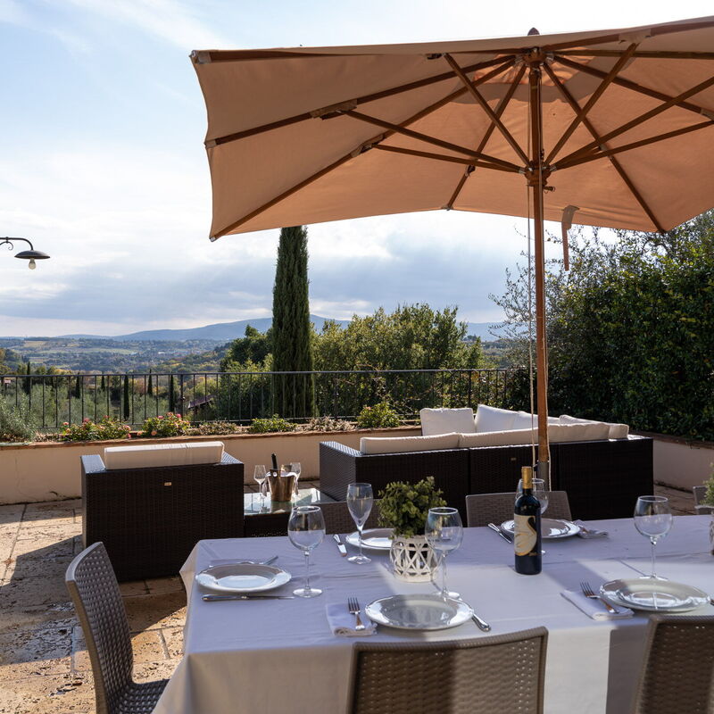 Villa L'elsa Beautiful Country Home With View: Autunno, Estate, Esterni, Giardino, Piscina, Primavera