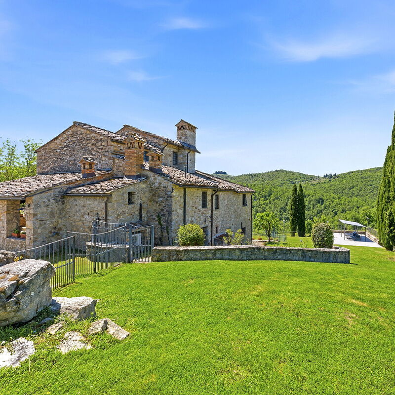 La Dimora del Chianti Dimora: Stunning Tuscan Stone Villa Surrounded by Vineyards in the Heart of Chianti