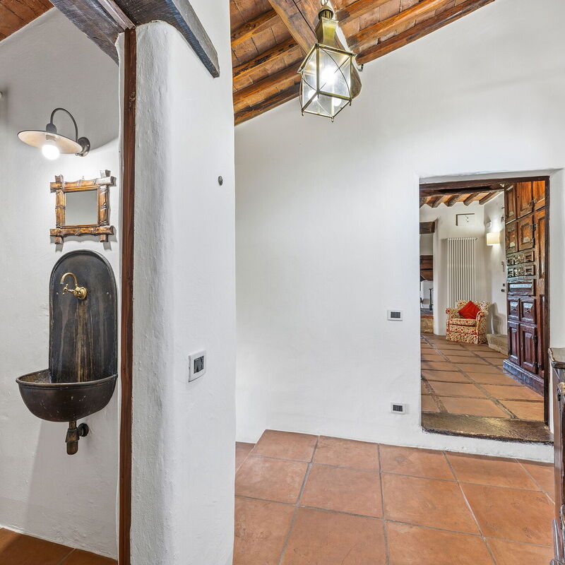 La Dimora del Chianti Dimora: Stunning Tuscan Stone Villa Surrounded by Vineyards in the Heart of Chianti