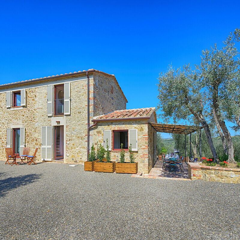 Marielena Authentic Chianti Retreat: Panoramic Views & Private Hot Tub for a Chianti Lifestyle Experience with Private Wine Tasting