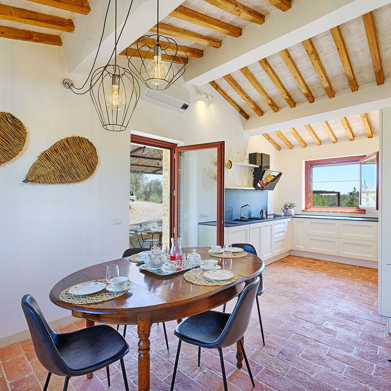 Marielena Authentic Chianti Retreat: Panoramic Views & Private Hot Tub for a Chianti Lifestyle Experience with Private Wine Tasting