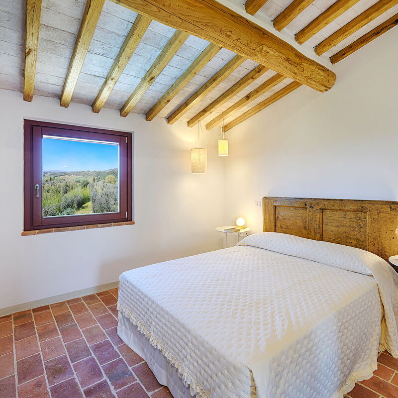 Marielena Authentic Chianti Retreat: Panoramic Views & Private Hot Tub for a Chianti Lifestyle Experience with Private Wine Tasting