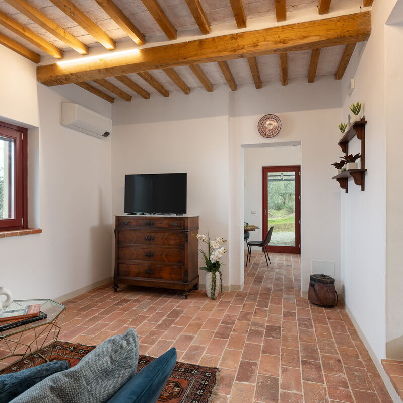 Marielena Authentic Chianti Retreat: Panoramic Views & Private Hot Tub for a Chianti Lifestyle Experience with Private Wine Tasting