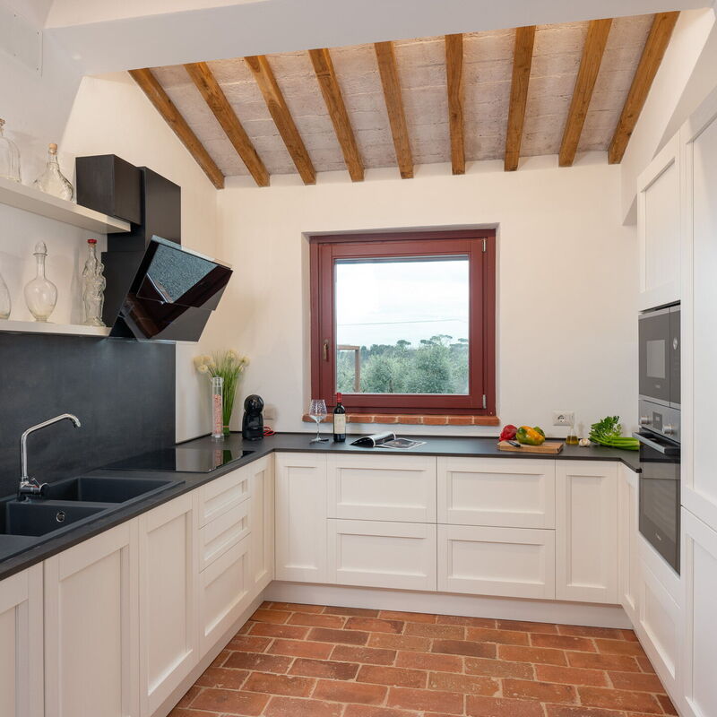 Marielena Authentic Chianti Retreat: Panoramic Views & Private Hot Tub for a Chianti Lifestyle Experience with Private Wine Tasting