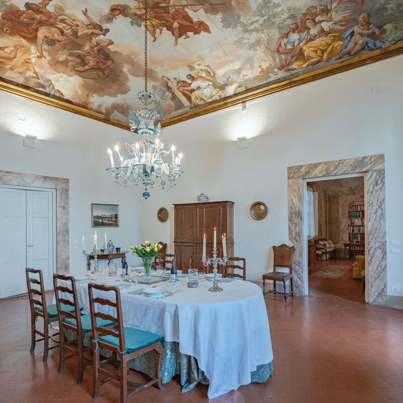 Elegant Suite: Florence Apartment with View on Medici Chapels