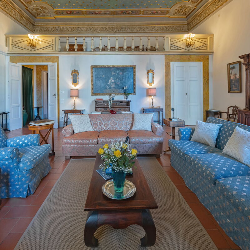 Elegant Suite: Florence Apartment with View on Medici Chapels