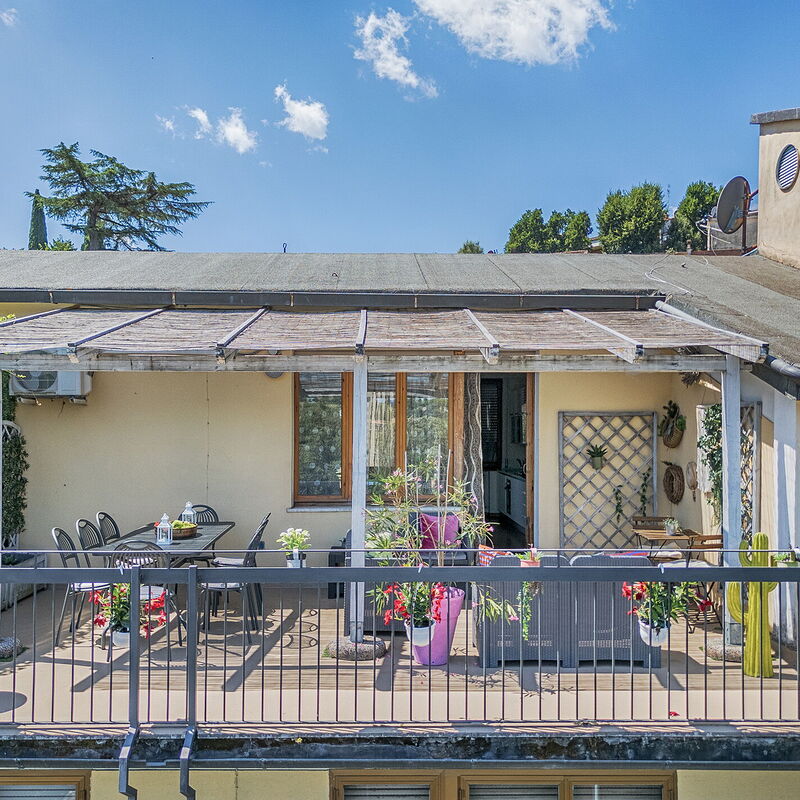 Casamia Tuscan Oasis: 4Br Panoramic Penthouse, Sky-High Retreat with Private Hot Tub & Easy Parking: all'aperto, Autunno, Balcone / Terrazza / Patio, Estate, Esterni, Inverno, Primavera, Vista Panoramica