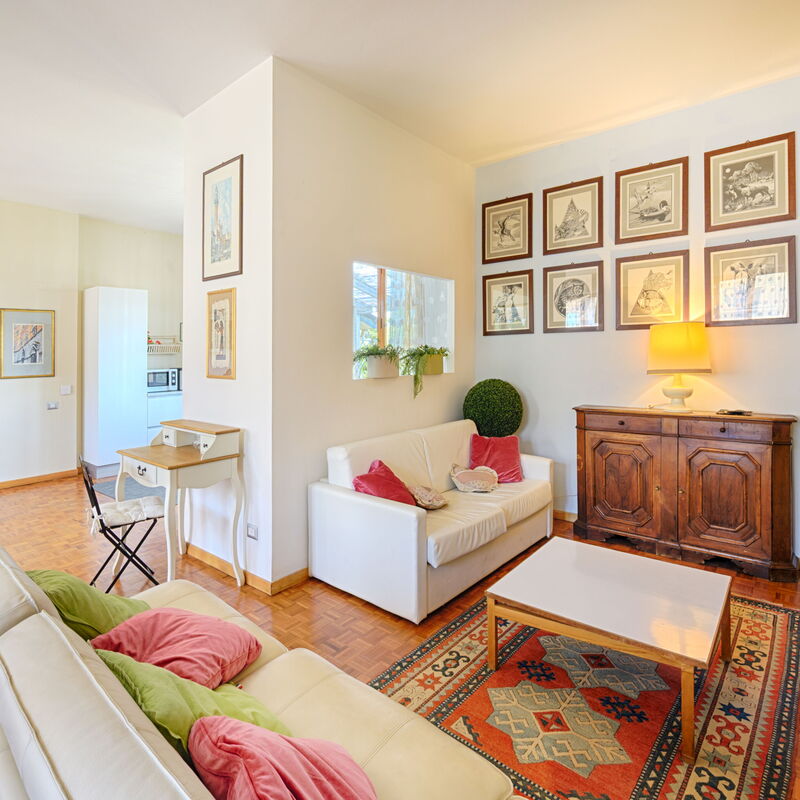 Casamia Tuscan Oasis: 4Br Panoramic Penthouse, Sky-High Retreat with Private Hot Tub & Easy Parking: Autunno, Estate, Inverno, Primavera, Soggiorno