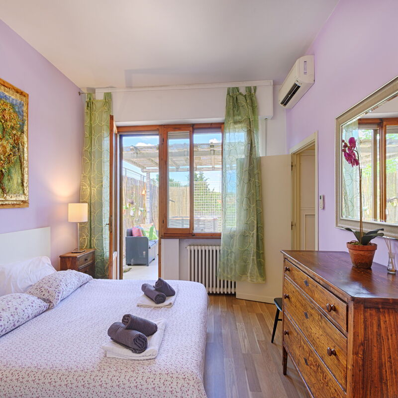Casamia Sky-High Panoramic Retreat: Penthouse with Easy Parking, 4Br