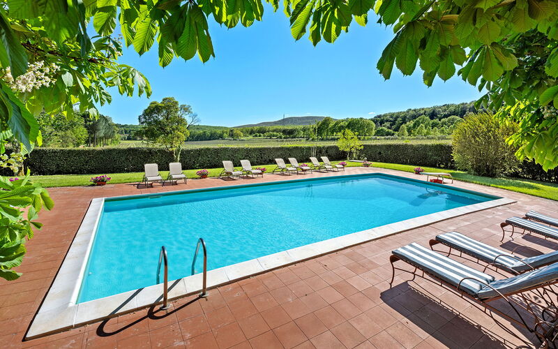 Medieval Castle Living: Vineyards, Swimming Pool & Rustic Tuscan Charm
