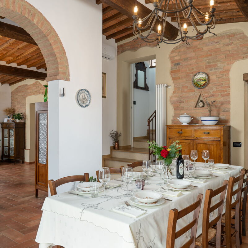 Capanna Di Elfo: Autunno, Estate, Primavera, Sala da pranzo