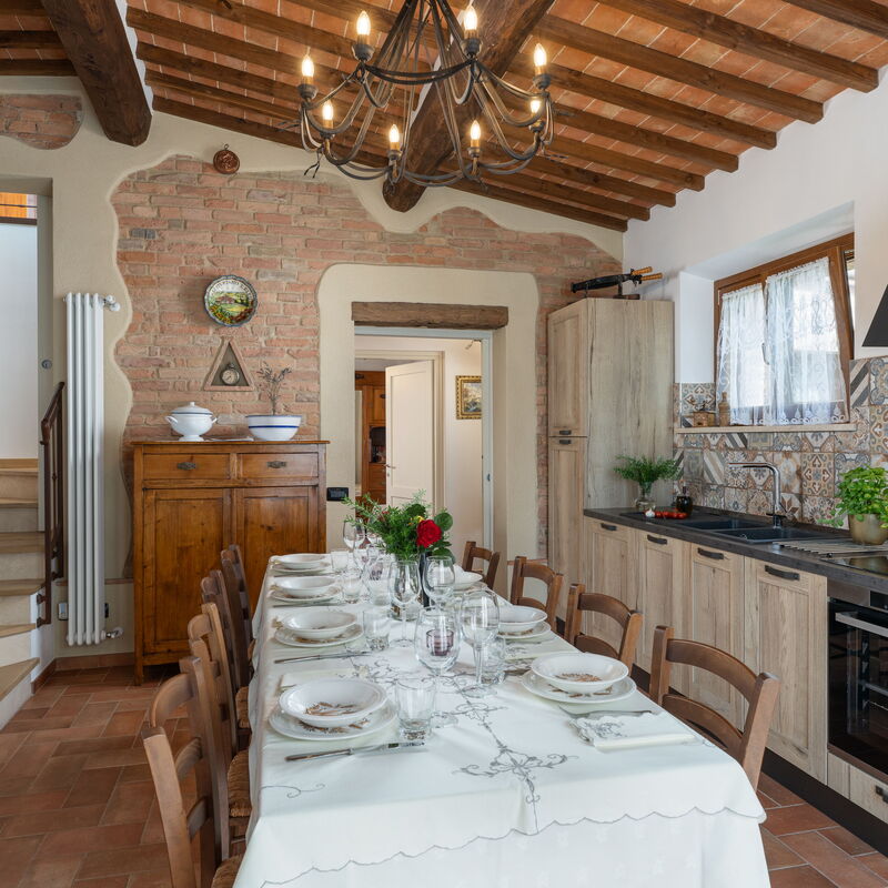 Capanna Di Elfo: Autunno, Estate, Primavera, Sala da pranzo