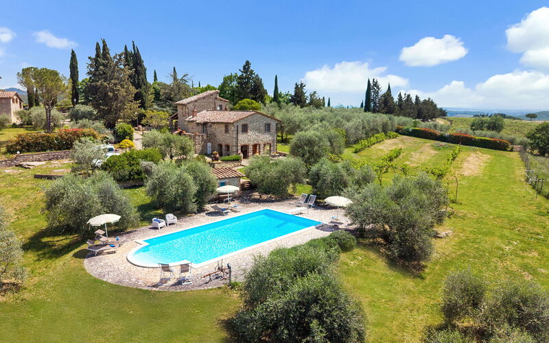 San Sano Retreat, Chianti Vineyard Views & Diving