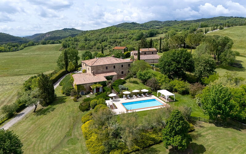 Tuscan Hamlet Relais Piettorri