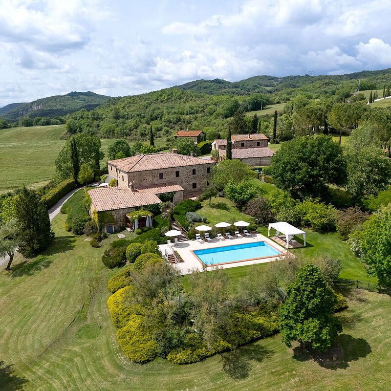 Tuscan Hamlet Relais Piettorri
