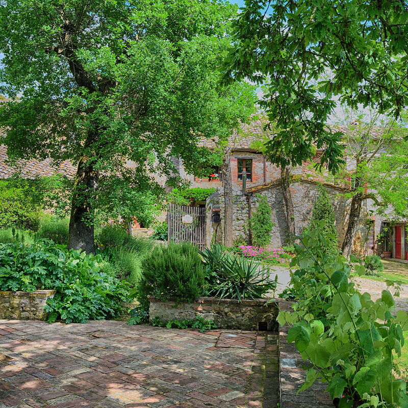 Podere Lorena, Charming Tuscan Farmhouse