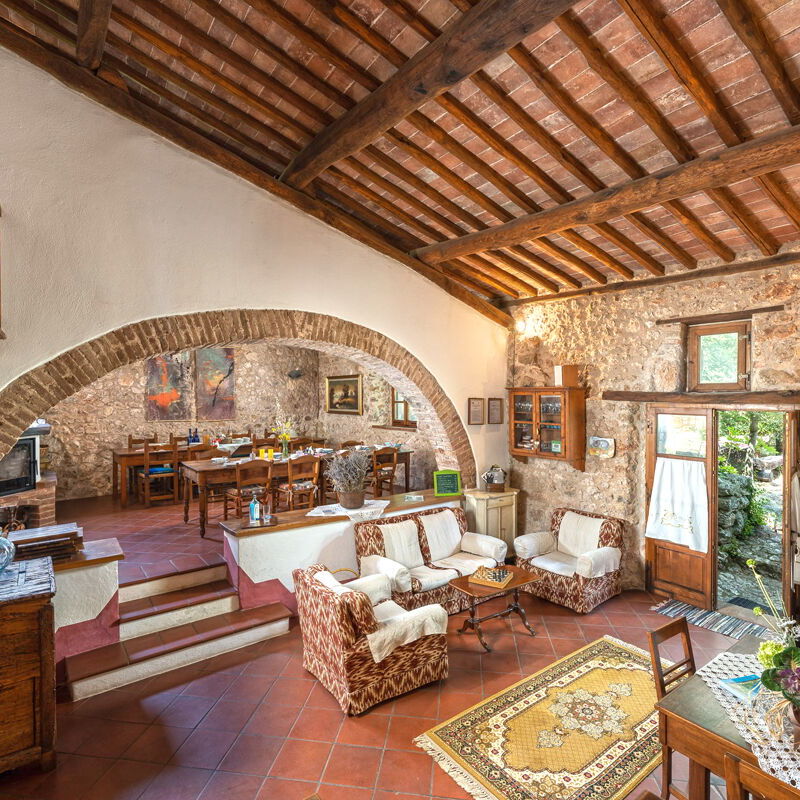 Podere Lorena, Charming Tuscan Farmhouse