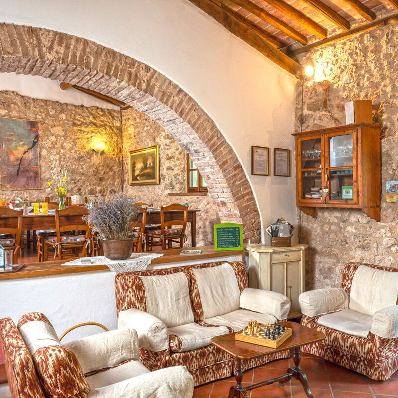 Podere Lorena, Charming Tuscan Farmhouse