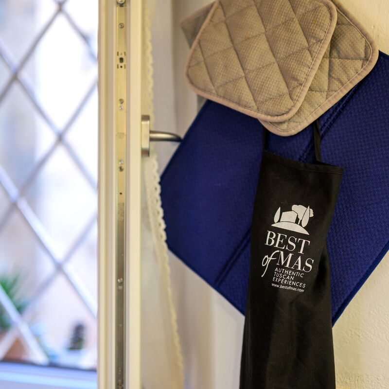 The Silent Courtyard Retreat: Spacious 2-Bedroom Sanctuary Steps from Piazza del Campo