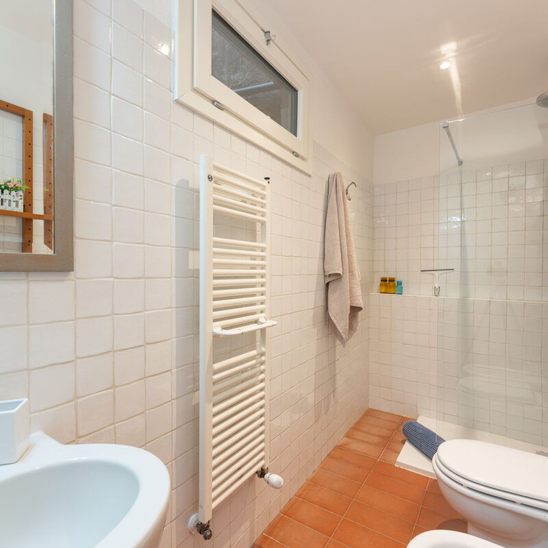 The Silent Courtyard Retreat: Spacious 2-Bedroom Sanctuary Steps from Piazza del Campo